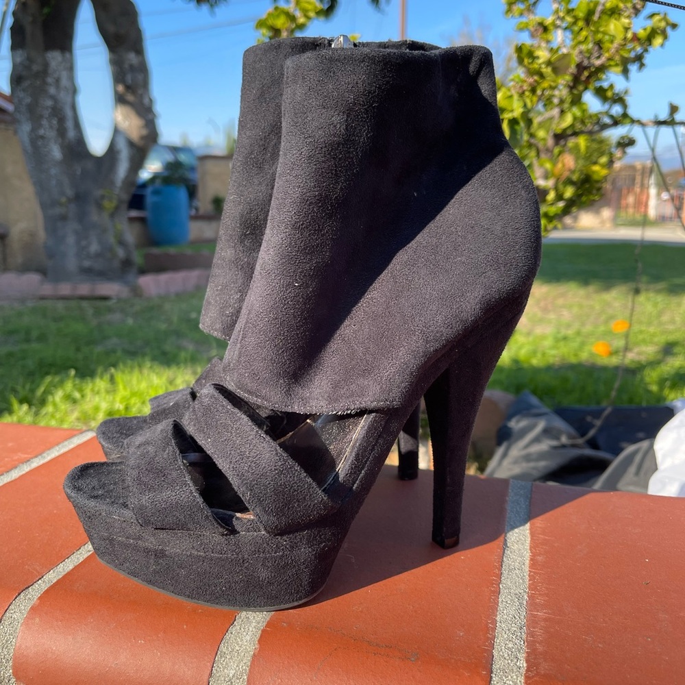 Simply Vera Vera Wang Black Heels